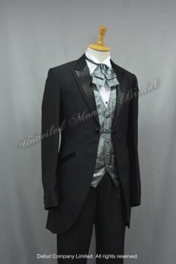 Silver bow, silver waistcoat, black tuxedo 銀灰色蝴蝶結, 銀灰色馬甲, 黑色燕尾新郎禮服