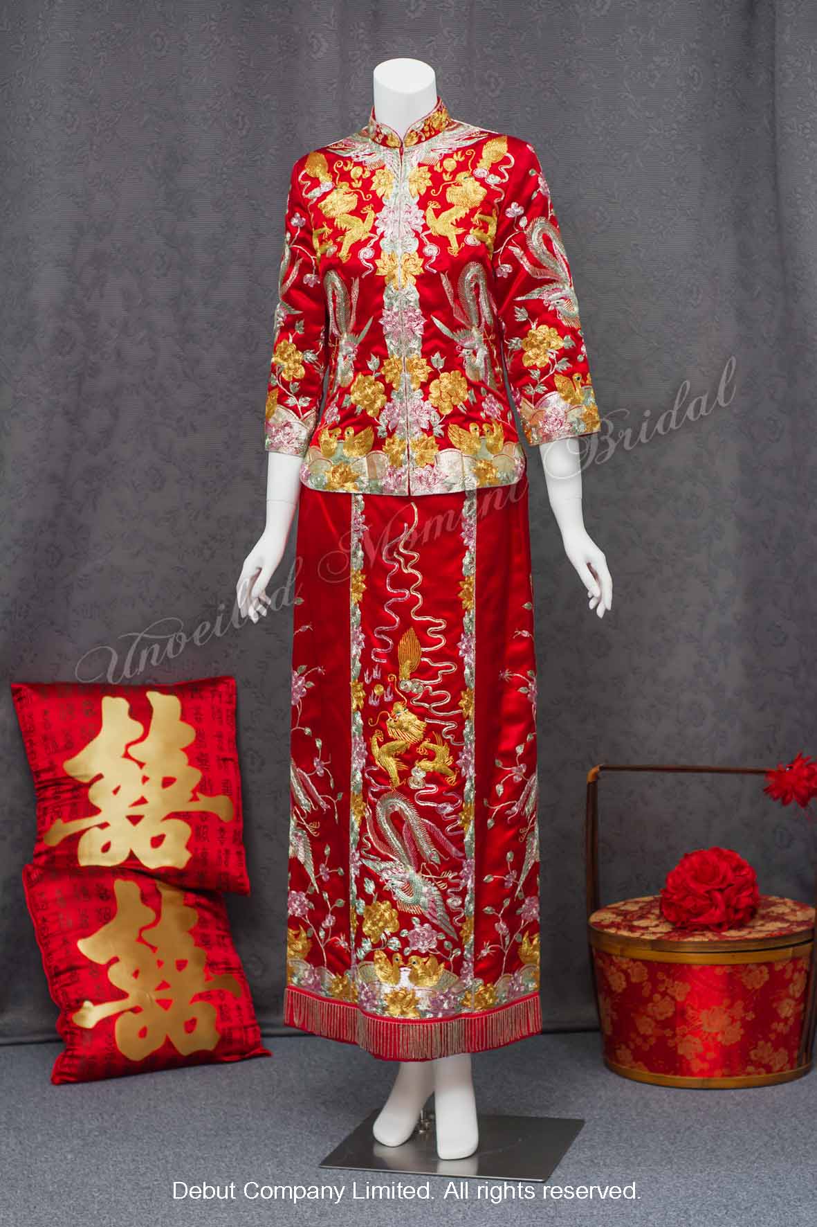 Traditional Chinese Wedding Gown 傳統小五福中式裙褂, 龍鳳鴛鴦金銀線, 修身剪裁