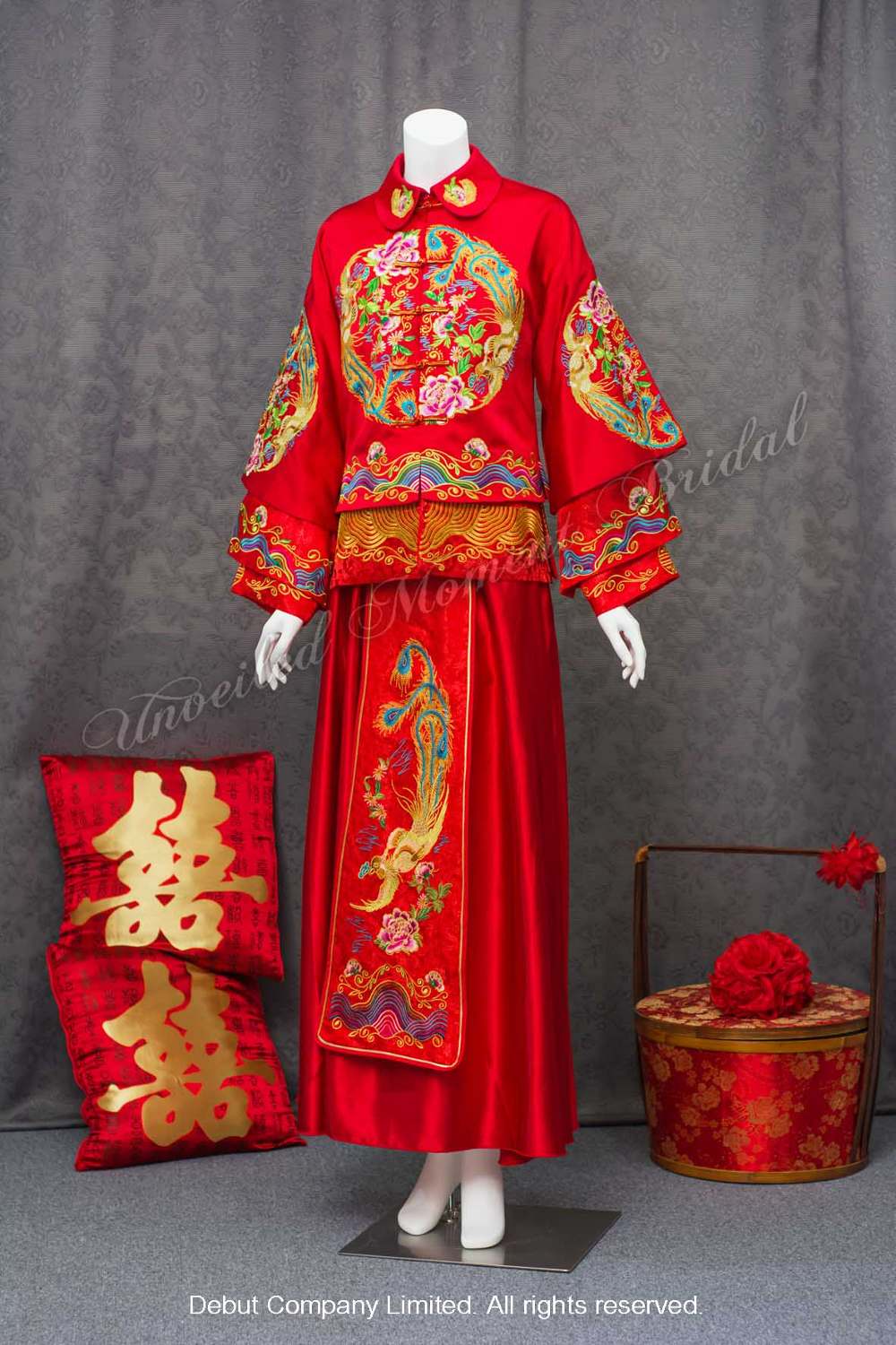 Modern Chinese Wedding Gown 龍鳳, 牡丹, 彩雲刺繡, 中式潮褂