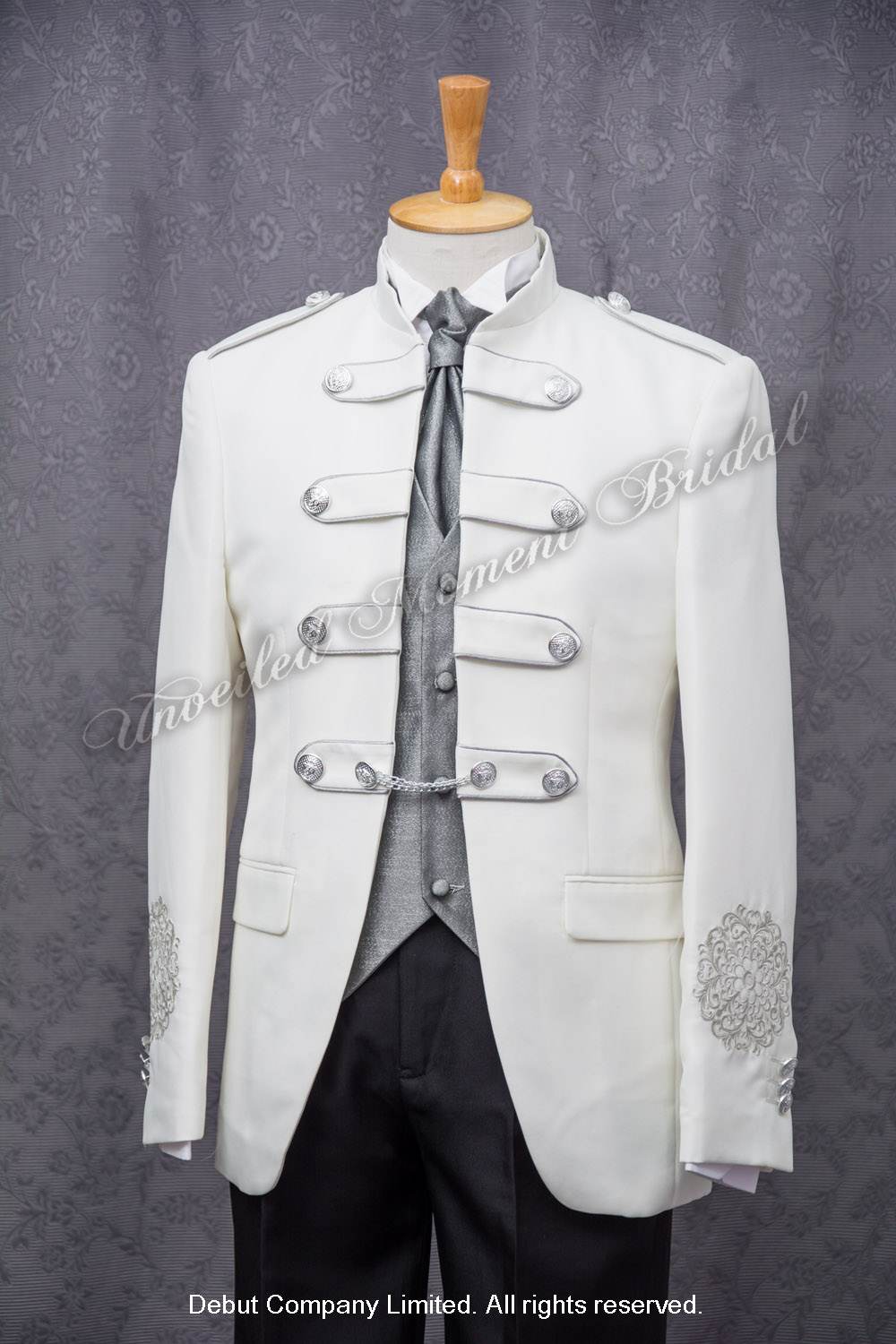 Silver euro-tie, silver waistcoat, white tuxedo 歐式領呔, 銀色馬甲背心, 白色仿海軍官新郎禮服